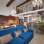 Leoni Suite